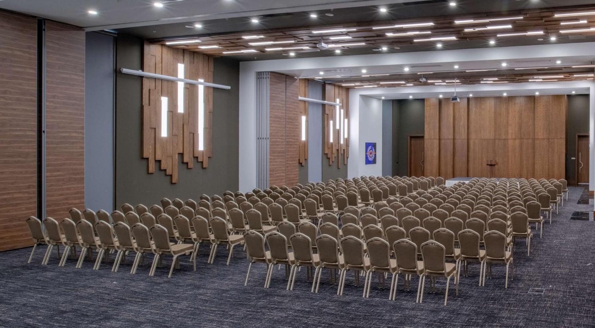 Doubletree By Hilton Manisa Hotel Exterior photo
