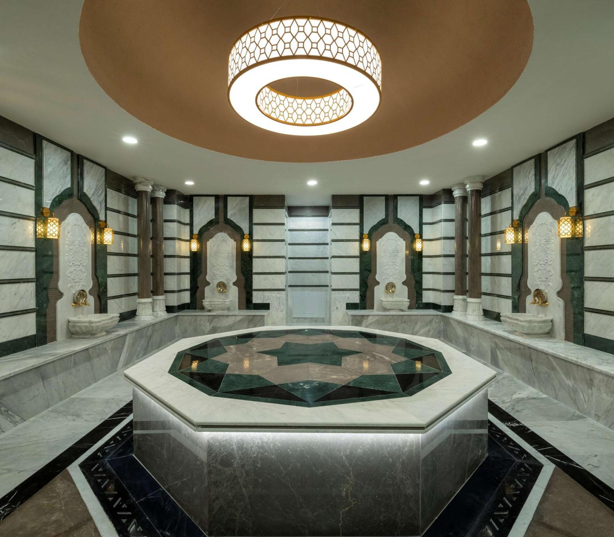 Doubletree By Hilton Manisa Hotel Exterior photo