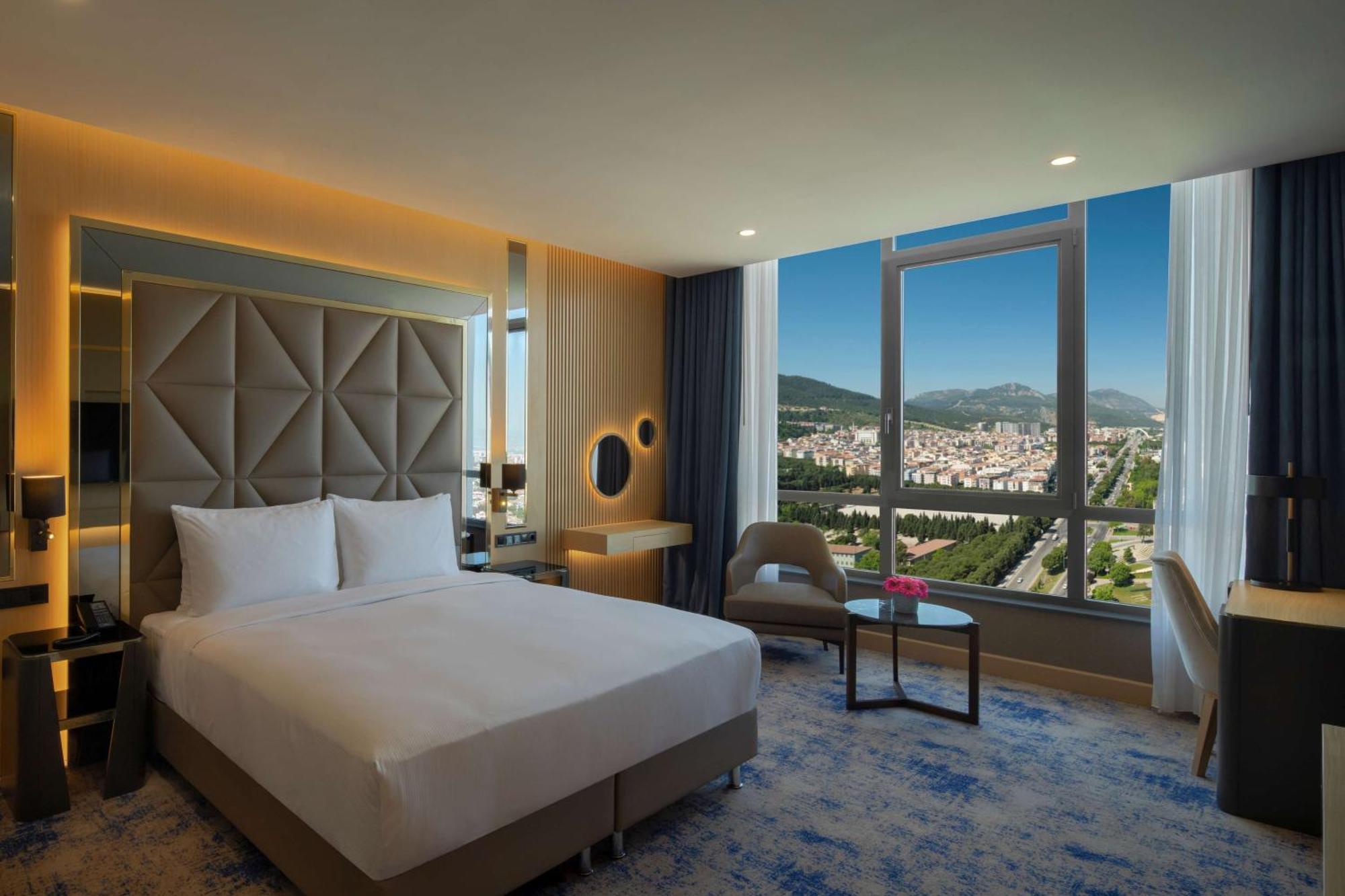 Doubletree By Hilton Manisa Hotel Exterior photo