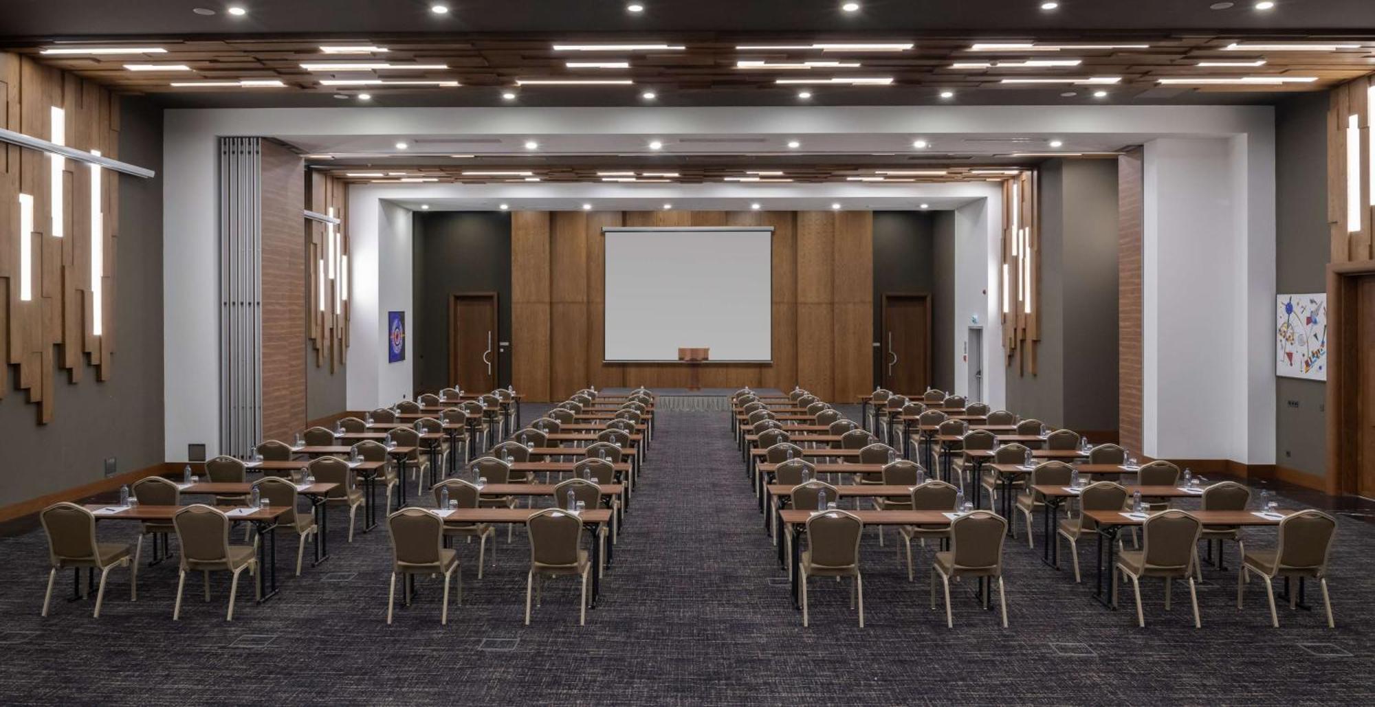 Doubletree By Hilton Manisa Hotel Exterior photo