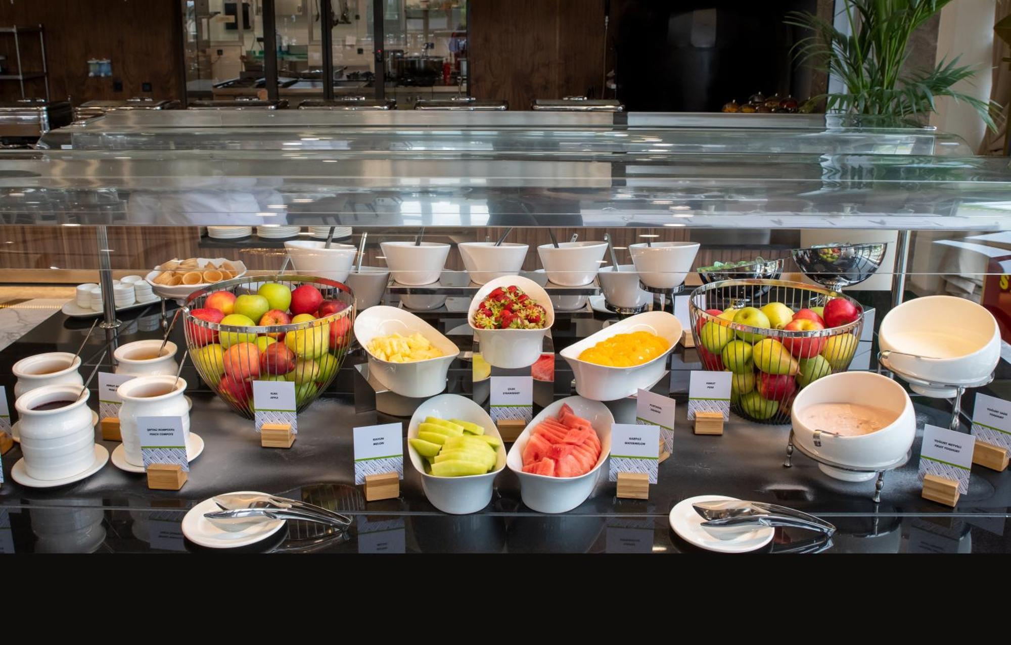 Doubletree By Hilton Manisa Hotel Exterior photo